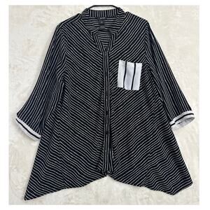 Ali Miles Stripe Flowy Hank Hem Toggle Button Top L Black Gray